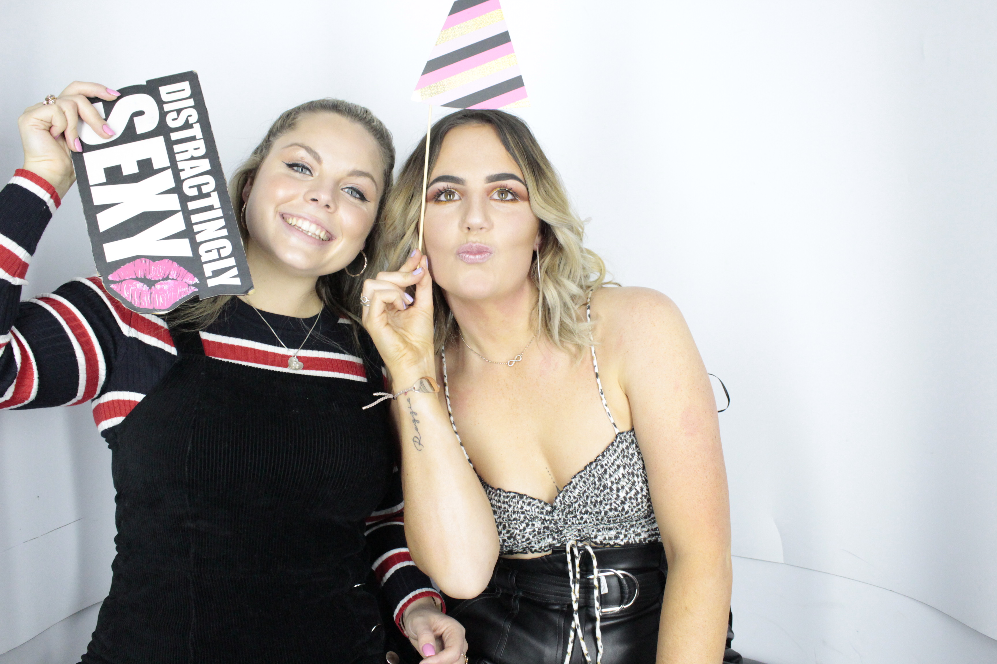 Chlöe’s 21st | View more photos from the event at gallery.myphotoboothexperience.co.uk/u/MyPhotoBoothExperienceLtd/Chlöe’s-21st